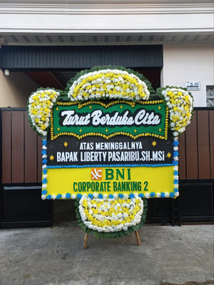 Papan Bunga Duka di Padang Nangka