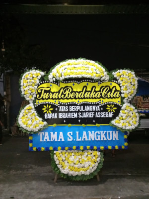 Papan Bunga Duka di Padang Nangka