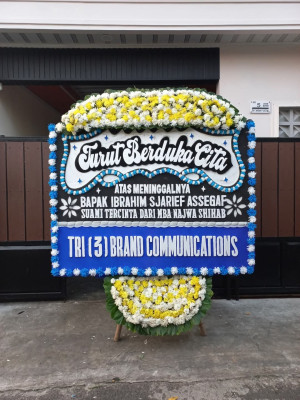 Papan Bunga Duka di Padang Nangka